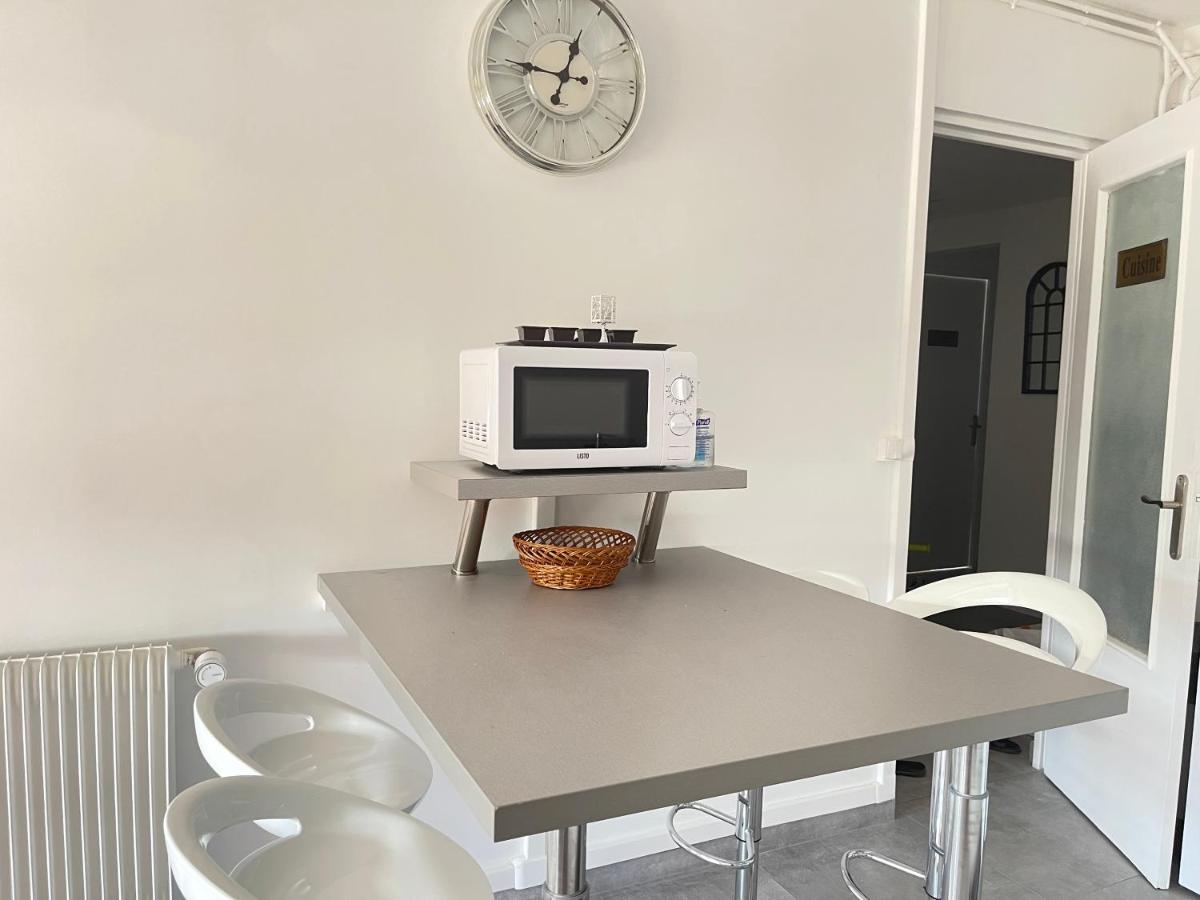 Apartamento Votre Cocon Parfait A 9 Min D'Eurexpo Et 14 Min Groupama Saint-Priest  Exterior foto